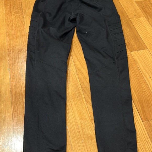 Zella size small bottoms good condition - Picture 3 of 3